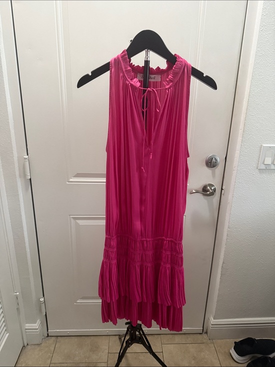 Dresses & Skirts - Pink Sleeveless Pleated Dress
